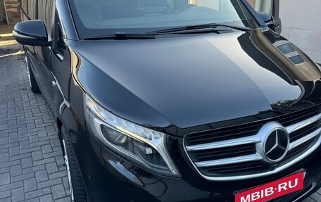 Mercedes-Benz V-Класс, 2016 год, 4 000 000 рублей, 1 фотография