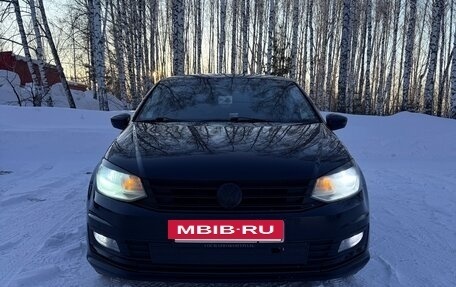 Volkswagen Polo VI (EU Market), 2018 год, 1 280 000 рублей, 2 фотография