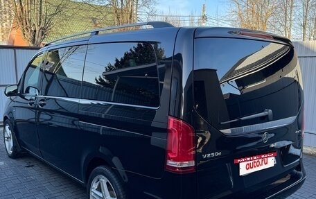 Mercedes-Benz V-Класс, 2016 год, 4 000 000 рублей, 2 фотография