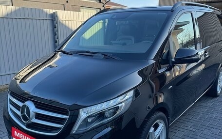 Mercedes-Benz V-Класс, 2016 год, 4 000 000 рублей, 4 фотография