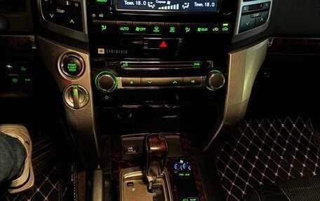 Toyota Land Cruiser 200, 2014 год, 3 700 000 рублей, 21 фотография