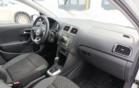 Volkswagen Polo VI (EU Market), 2018 год, 1 300 000 рублей, 11 фотография