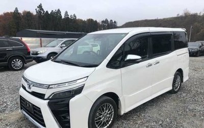 Toyota Voxy III, 2021 год, 2 350 000 рублей, 1 фотография