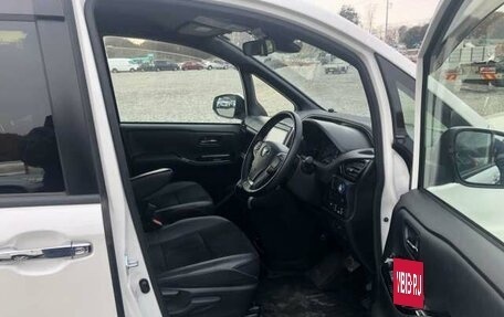 Toyota Voxy III, 2021 год, 2 350 000 рублей, 5 фотография