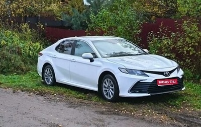 Toyota Camry, 2021 год, 2 430 000 рублей, 1 фотография