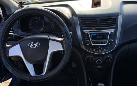 Hyundai Solaris II рестайлинг, 2011 год, 475 000 рублей, 4 фотография