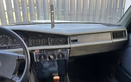 Mercedes-Benz E-Класс, 1992 год, 300 000 рублей, 6 фотография