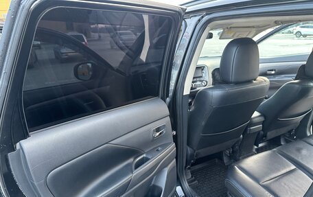 Mitsubishi Outlander III рестайлинг 3, 2013 год, 1 395 000 рублей, 16 фотография