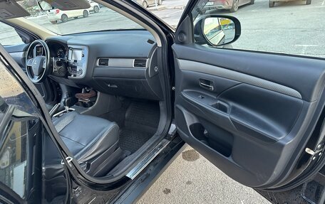 Mitsubishi Outlander III рестайлинг 3, 2013 год, 1 395 000 рублей, 14 фотография