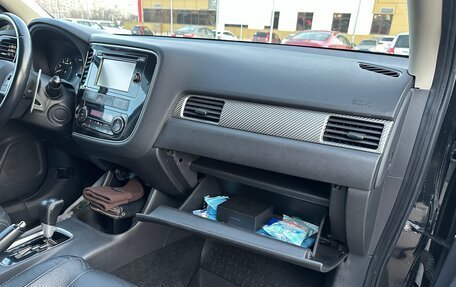 Mitsubishi Outlander III рестайлинг 3, 2013 год, 1 395 000 рублей, 26 фотография