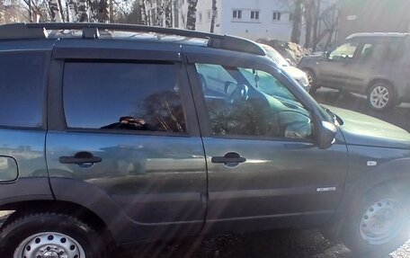 Chevrolet Niva I рестайлинг, 2018 год, 680 000 рублей, 5 фотография