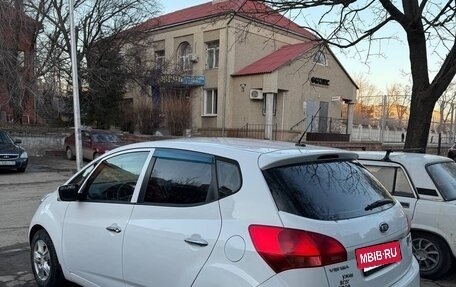 KIA Venga I, 2011 год, 800 000 рублей, 6 фотография