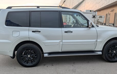 Mitsubishi Pajero IV, 2019 год, 3 990 000 рублей, 3 фотография