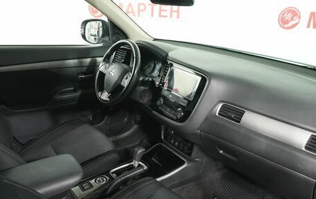 Mitsubishi Outlander III рестайлинг 3, 2018 год, 2 170 000 рублей, 9 фотография