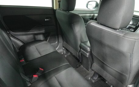 Mitsubishi Outlander III рестайлинг 3, 2018 год, 2 170 000 рублей, 10 фотография