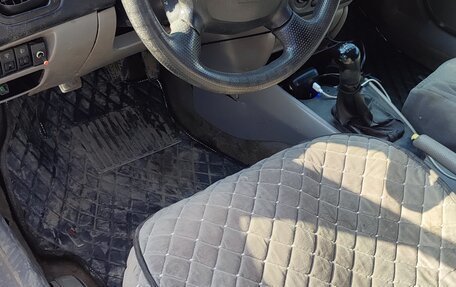 Mazda 323, 2001 год, 210 000 рублей, 6 фотография