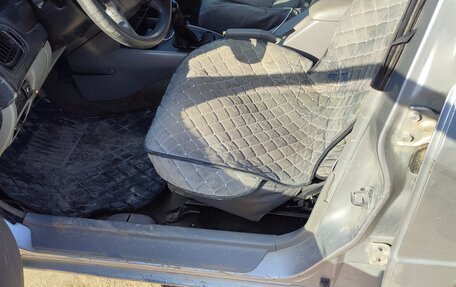 Mazda 323, 2001 год, 210 000 рублей, 14 фотография