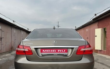 Mercedes-Benz E-Класс, 2012 год, 1 750 000 рублей, 3 фотография