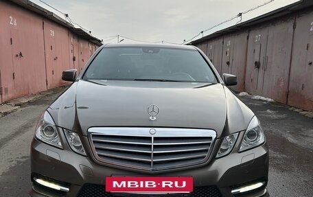 Mercedes-Benz E-Класс, 2012 год, 1 750 000 рублей, 2 фотография
