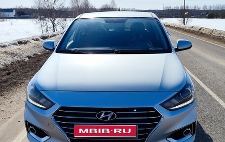 Hyundai Solaris II рестайлинг, 2019 год, 1 320 000 рублей, 1 фотография