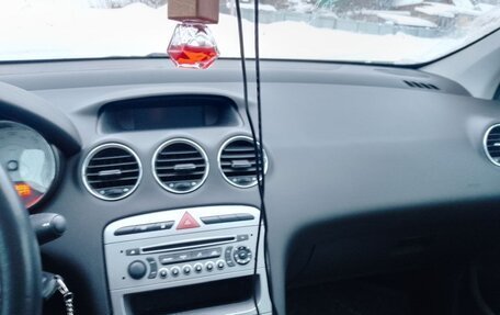 Peugeot 408 I рестайлинг, 2014 год, 620 000 рублей, 6 фотография