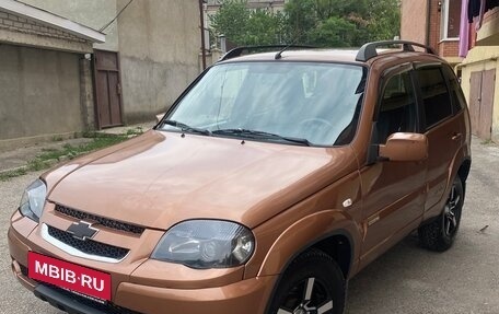 Chevrolet Niva I рестайлинг, 2017 год, 650 000 рублей, 2 фотография