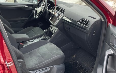 Volkswagen Tiguan II, 2019 год, 2 250 000 рублей, 13 фотография