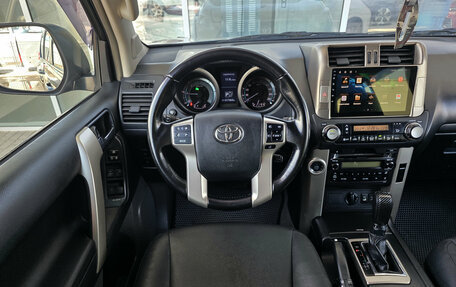 Toyota Land Cruiser Prado 150 рестайлинг 2, 2013 год, 3 299 000 рублей, 10 фотография