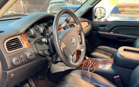 Chevrolet Tahoe III, 2008 год, 1 600 000 рублей, 3 фотография