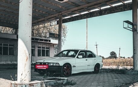 BMW 3 серия, 1993 год, 850 000 рублей, 13 фотография