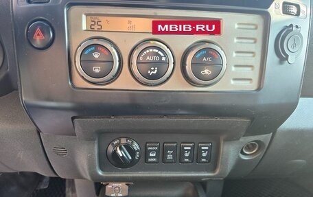 Nissan Navara (Frontier), 2008 год, 1 569 000 рублей, 15 фотография