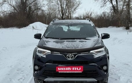 Toyota RAV4, 2018 год, 2 690 000 рублей, 2 фотография