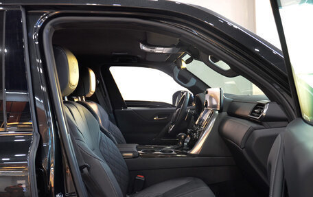 Lexus LX, 2026 год, 44 000 000 рублей, 13 фотография