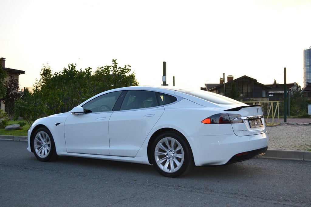 Tesla Model S I рестайлинг, 2016 год, 800 000 рублей, 7 фотография