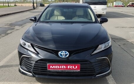 Toyota Camry, 2022 год, 3 800 000 рублей, 1 фотография