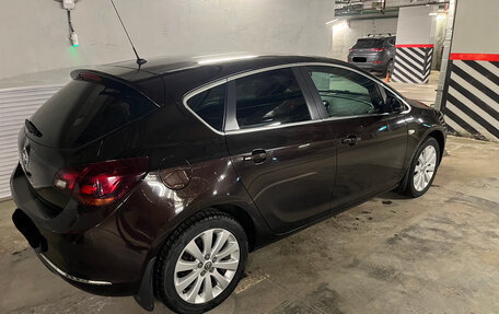 Opel Astra J, 2014 год, 1 050 000 рублей, 3 фотография