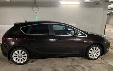Opel Astra J, 2014 год, 1 050 000 рублей, 2 фотография