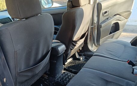 Mitsubishi Outlander III рестайлинг 3, 2009 год, 910 000 рублей, 7 фотография