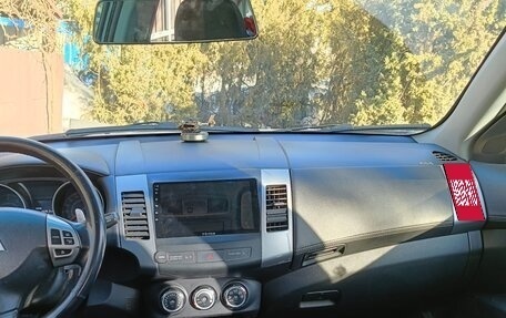 Mitsubishi Outlander III рестайлинг 3, 2009 год, 910 000 рублей, 11 фотография