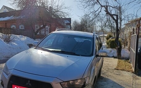 Mitsubishi Outlander III рестайлинг 3, 2009 год, 910 000 рублей, 3 фотография