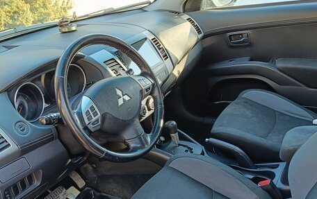 Mitsubishi Outlander III рестайлинг 3, 2009 год, 910 000 рублей, 12 фотография