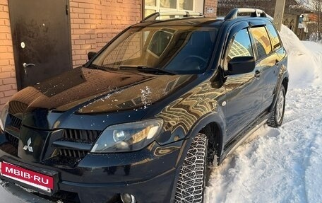 Mitsubishi Outlander III рестайлинг 3, 2007 год, 600 000 рублей, 3 фотография