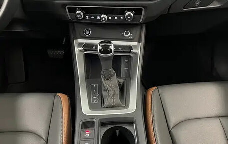 Audi Q3, 2021 год, 2 375 000 рублей, 13 фотография