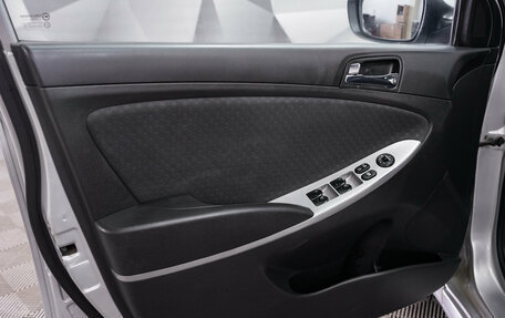 Hyundai Solaris II рестайлинг, 2011 год, 730 000 рублей, 8 фотография