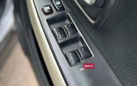 Toyota Ist II, 2004 год, 435 000 рублей, 10 фотография