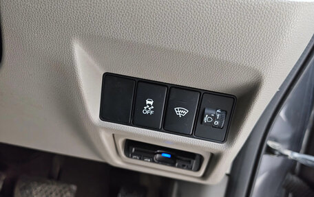 Honda Stepwgn IV, 2015 год, 1 800 000 рублей, 14 фотография