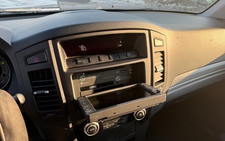 Mitsubishi Pajero IV, 2011 год, 2 700 000 рублей, 10 фотография