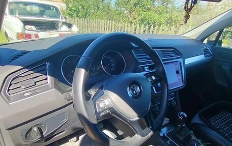 Volkswagen Tiguan II, 2020 год, 2 500 000 рублей, 13 фотография