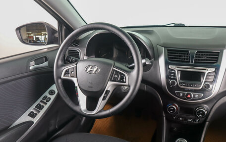 Hyundai Solaris II рестайлинг, 2016 год, 869 000 рублей, 13 фотография