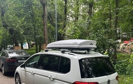 Volkswagen Touran III, 2017 год, 1 850 000 рублей, 3 фотография